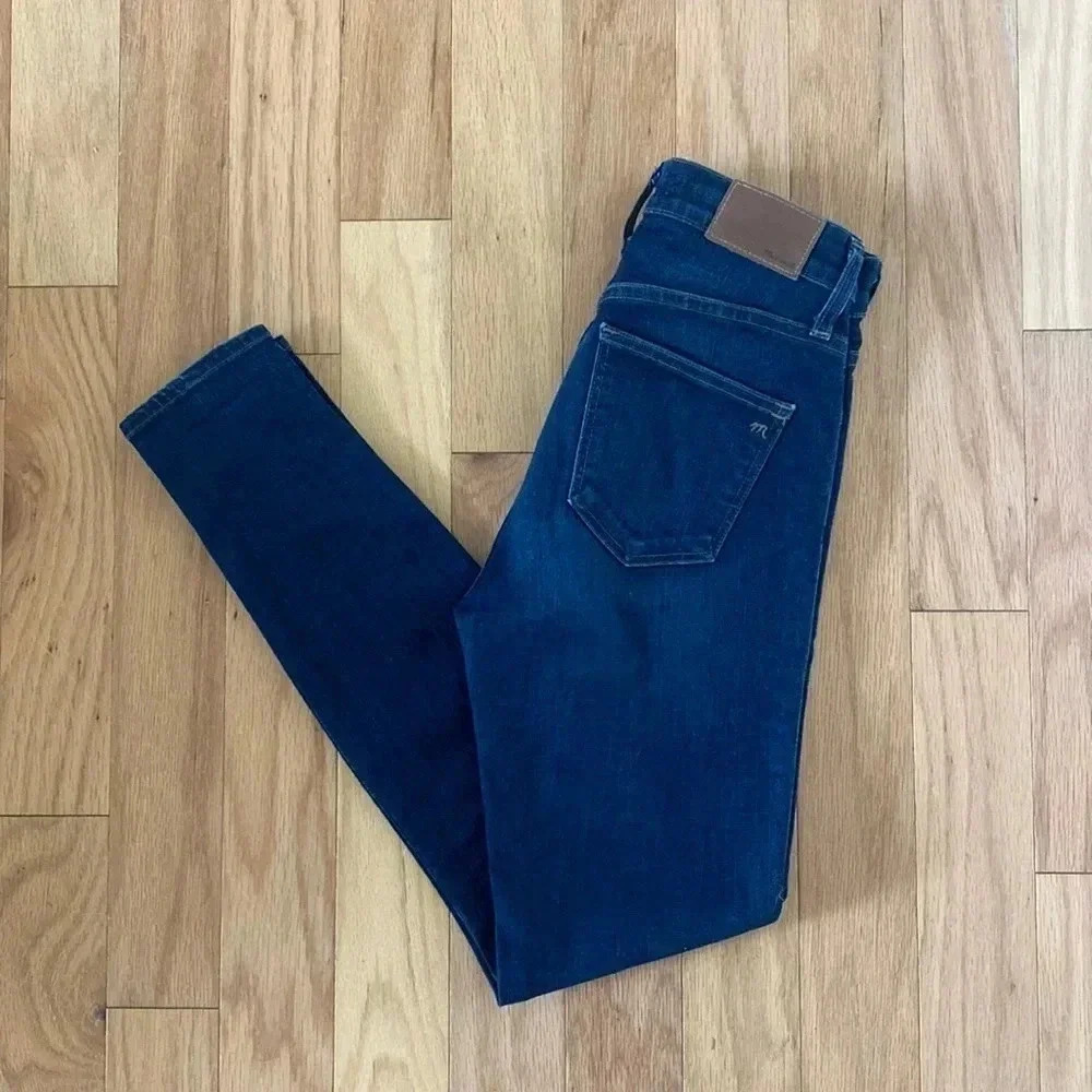 Madewell EUC dark wash 10’’ high rise jeans - Picture 3 of 11